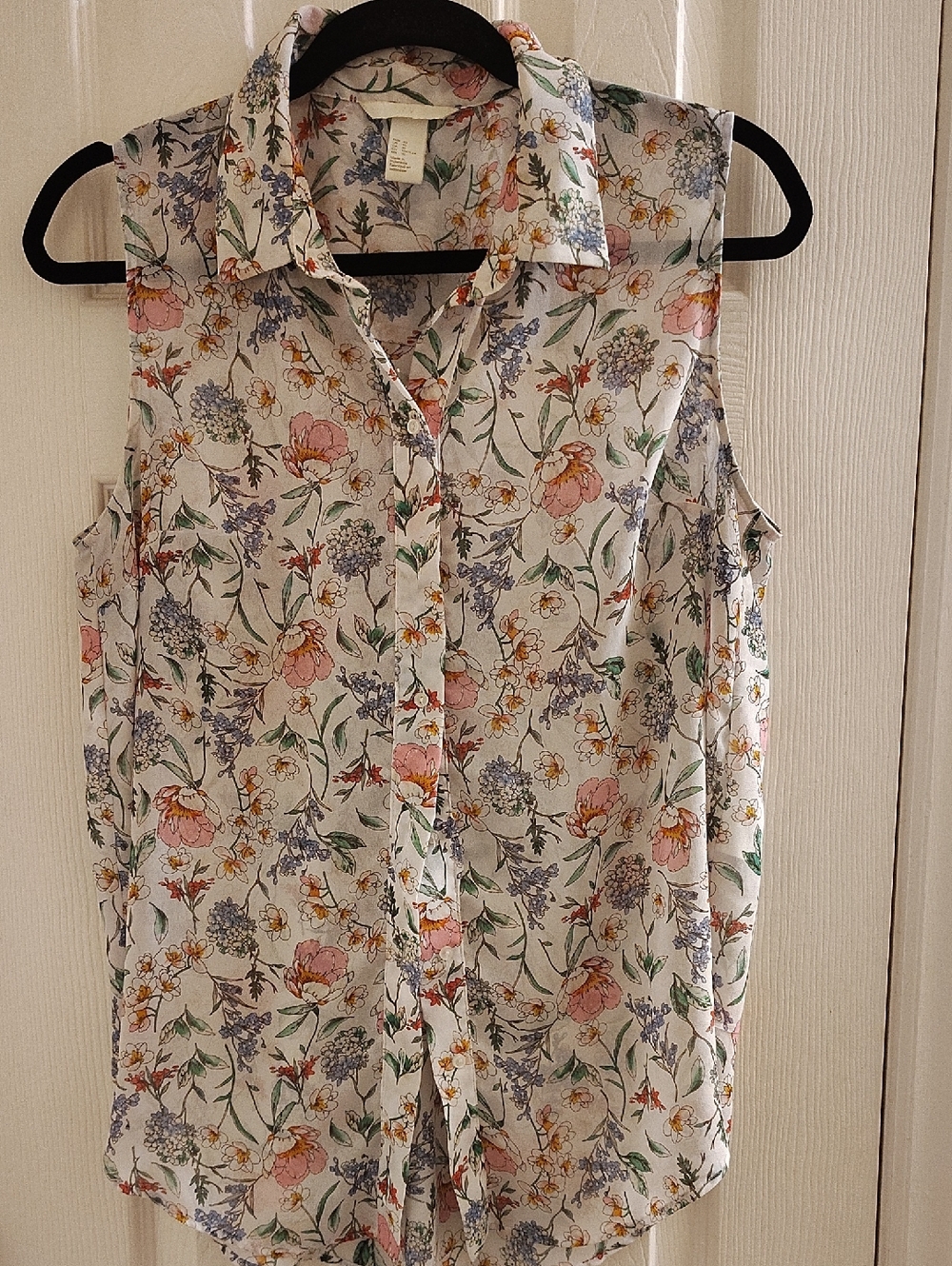 H&M White Sleeveless Floral Button-Up Camisole